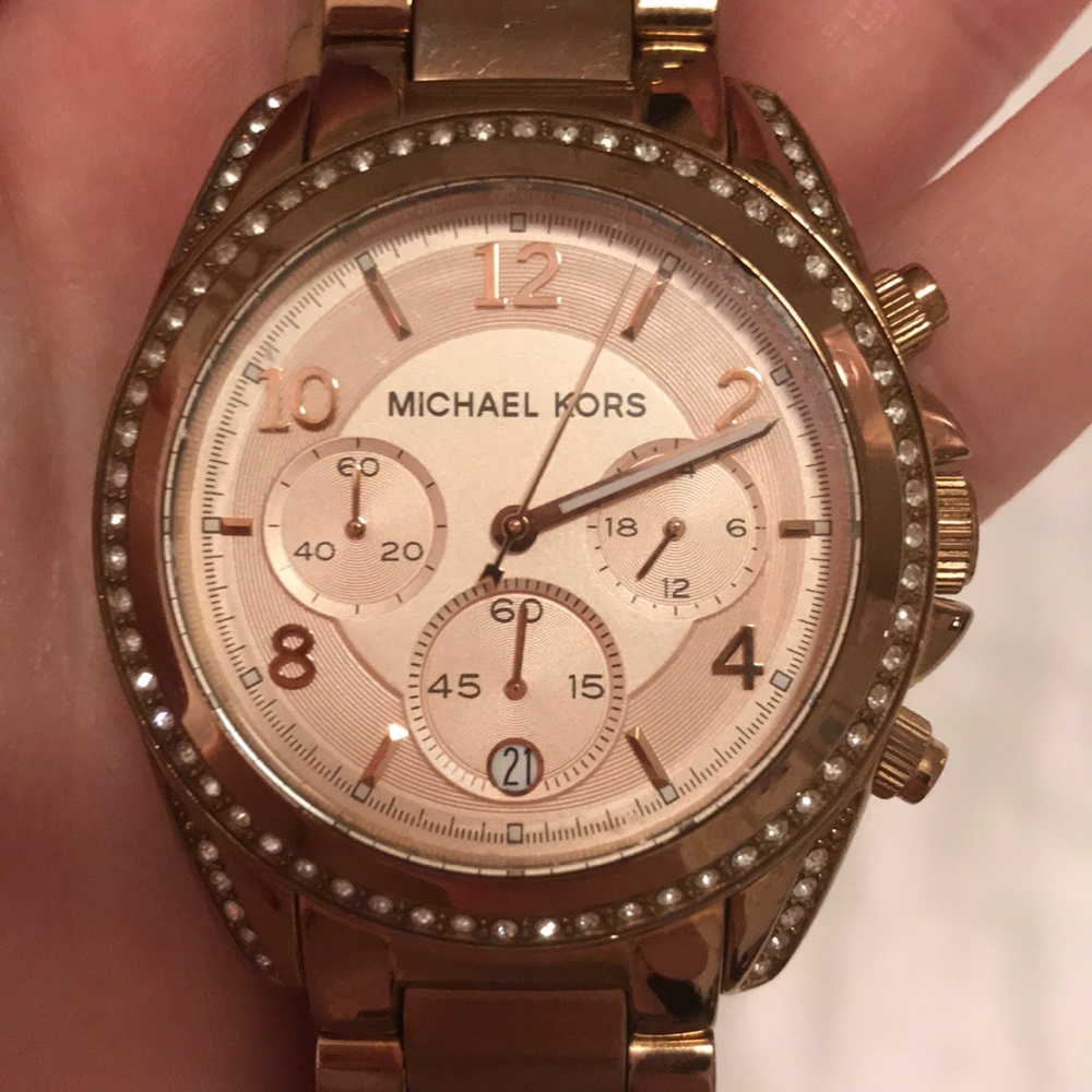 Rose Gold Michael Kors watch - Picture 3 of 3